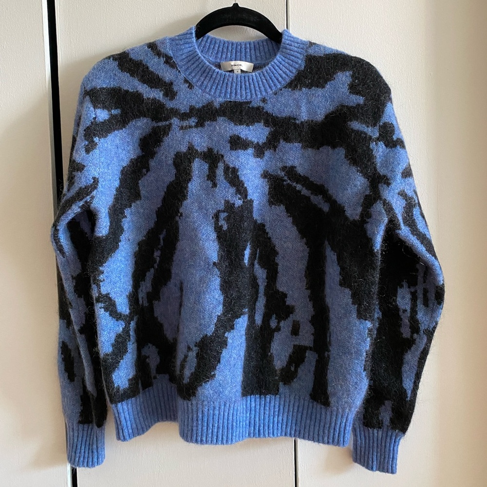 Vince women’s alpaca sweater in periwinkle print, size S